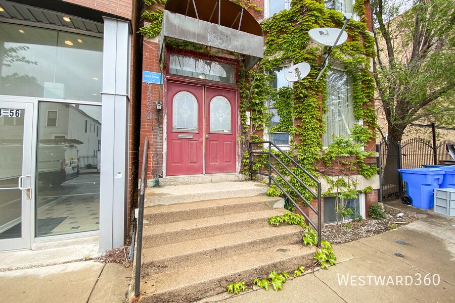 Photo - 1350 W Augusta Blvd Unidad 3