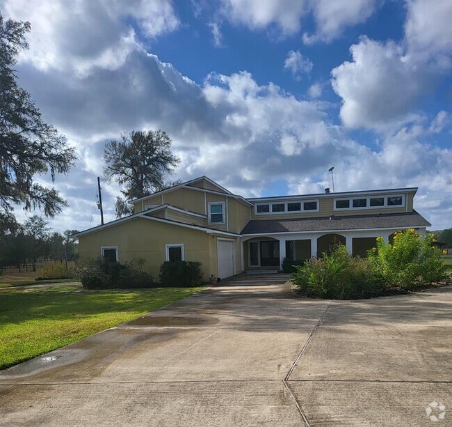 Building Photo - 34410 Fulshear Farms Rd Rental