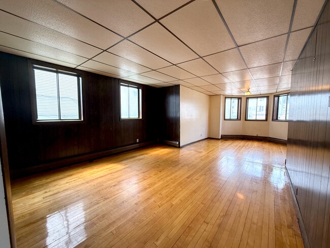 Living room - 271 Shrewsbury St Unit 1