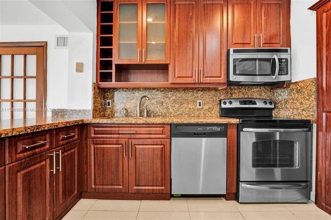 Photo - 437 Swan Ave