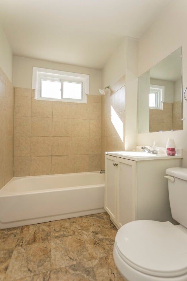 Photo - 3 bedroom 1 bath 2 Stall Garage