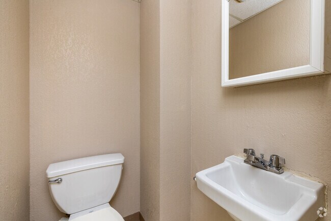 3BR, 1.5BA - 909SF - 1st Floor Half Bath