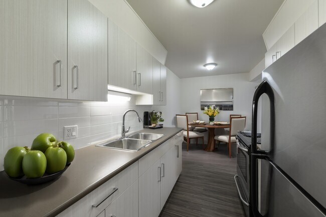 Photo - Riverview Plaza