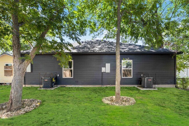 Photo - 4651 Mallow St