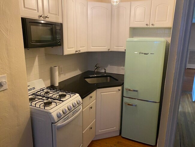 Photo - 46 Pinckney St Apartment Unit 1