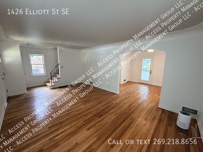 Photo - 1426 Elliott St SE