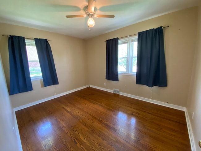 Photo - 117 Sunset Dr