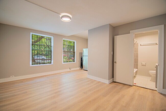 Photo - 1414 W Pratt Blvd Unit 104
