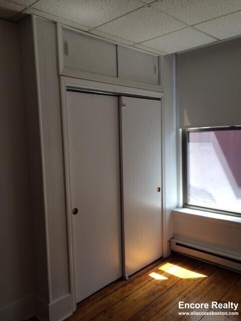 Photo - 272 Newbury St Unit 2