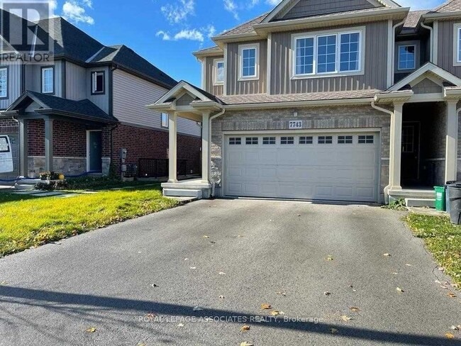 Photo - 7743 Shaw St