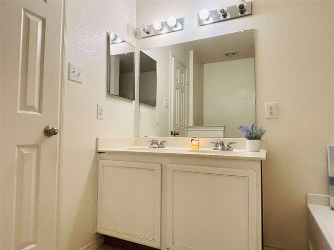 Photo - 16133 Windsong Ct