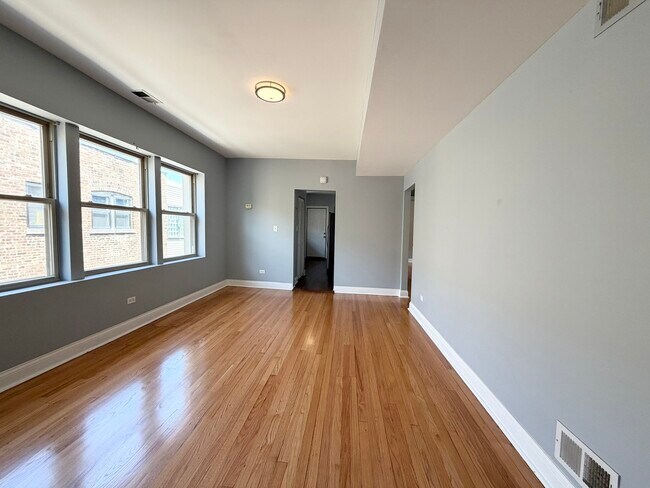Photo - 7821 S Phillips Ave