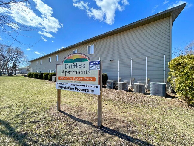 811 S Dousman St Unidad 811 - Apt 2 (Upper)