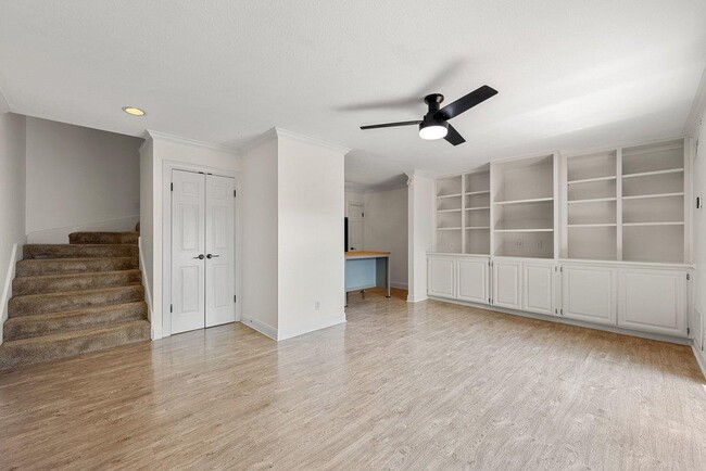 Photo - 2500 Steck Ave Unit 32
