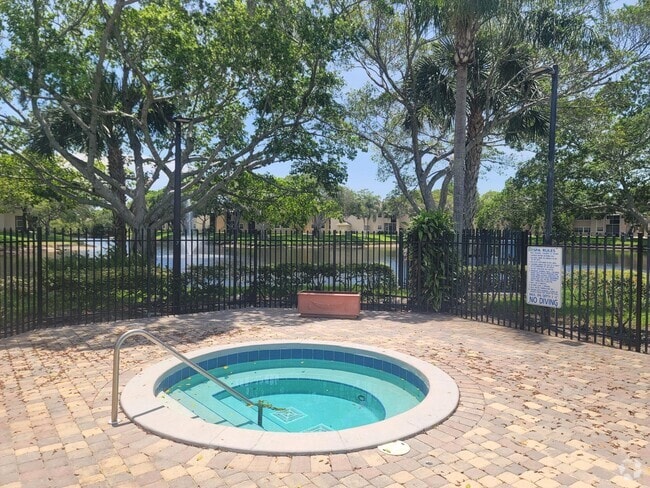 Building Photo - 671 Cypress Lake Blvd Unit G21 Rental
