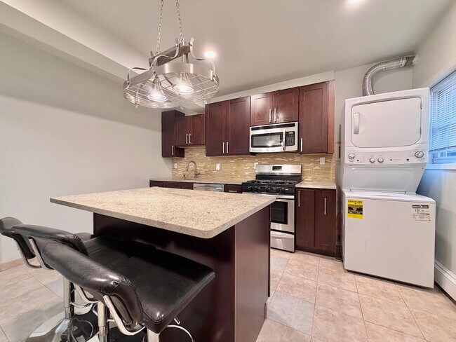 Building Photo - 311 5th St