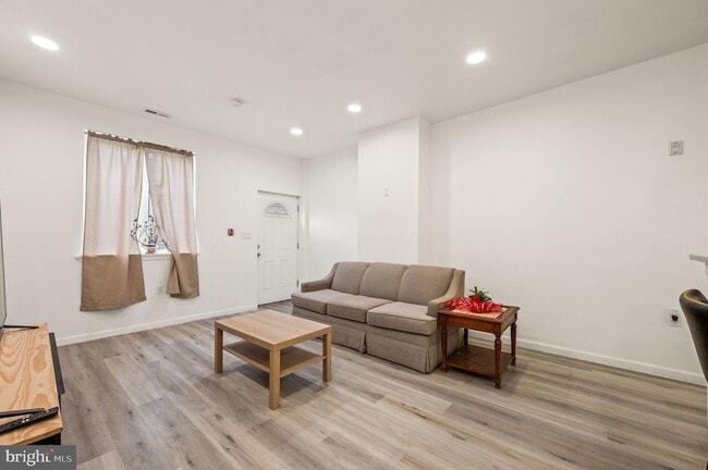 Photo - 1633 Germantown Ave