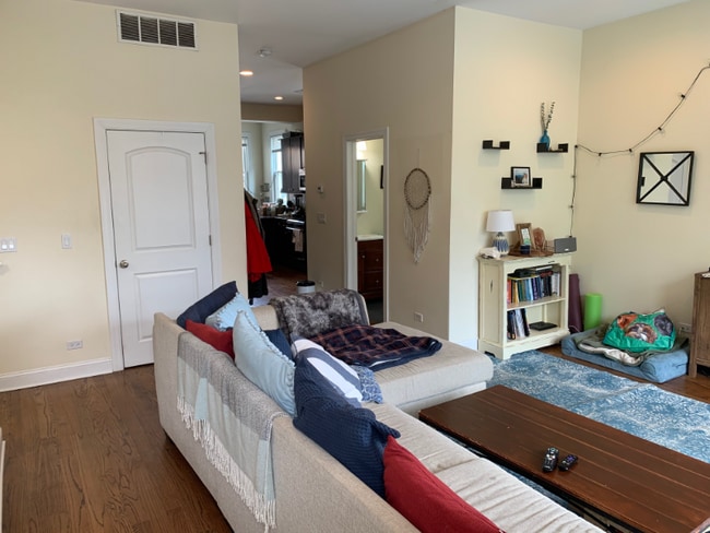 Photo - 1416 W Henderson St Unit 2F