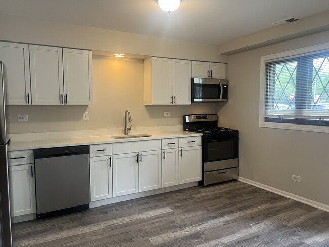 Building Photo - 389 N Wood Dale Rd Rental