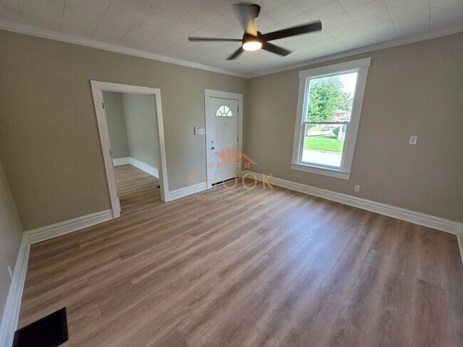 **MOVE-IN SPECIAL** Centrally Located and Remodeled 4BR Home