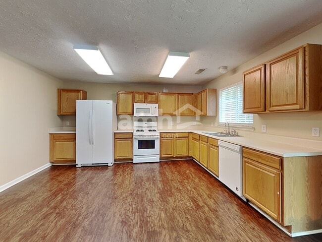 Photo - 574 Leaflet Ives Dr