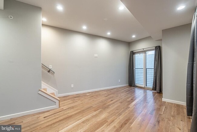 Building Photo - 2045 N College Ave Unit C