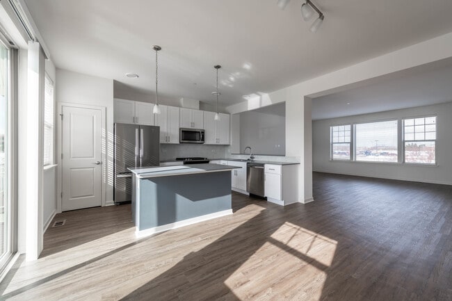 Photo - 21599 W Field Ct Unit 21617
