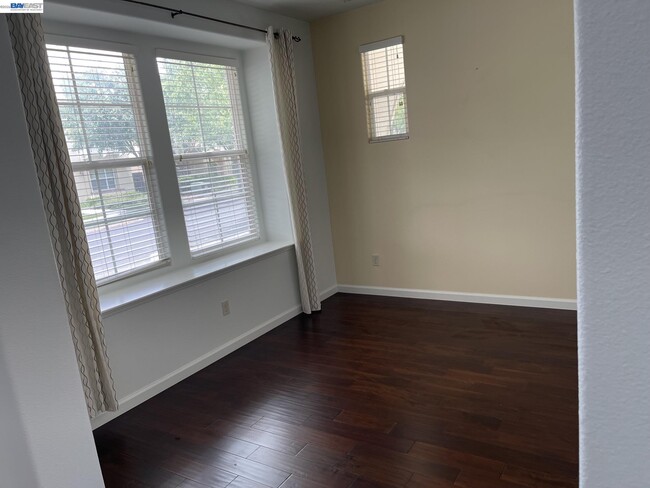 Photo - 3124 Sweetviolet Dr