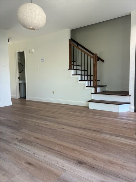 Photo - 2101 Mistletoe Ave