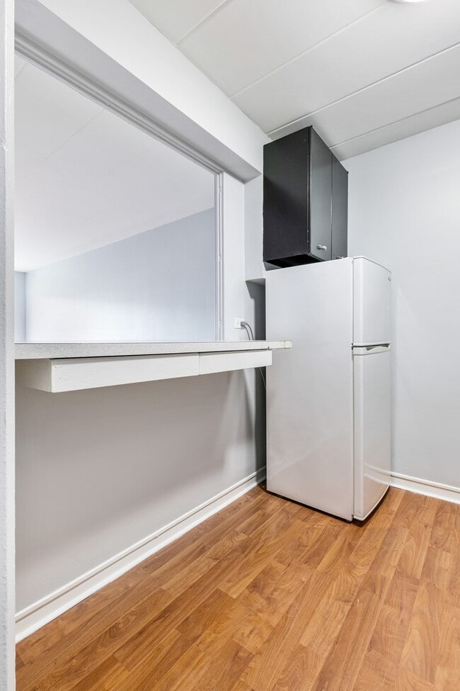 Photo - 6012 N Kenmore Ave