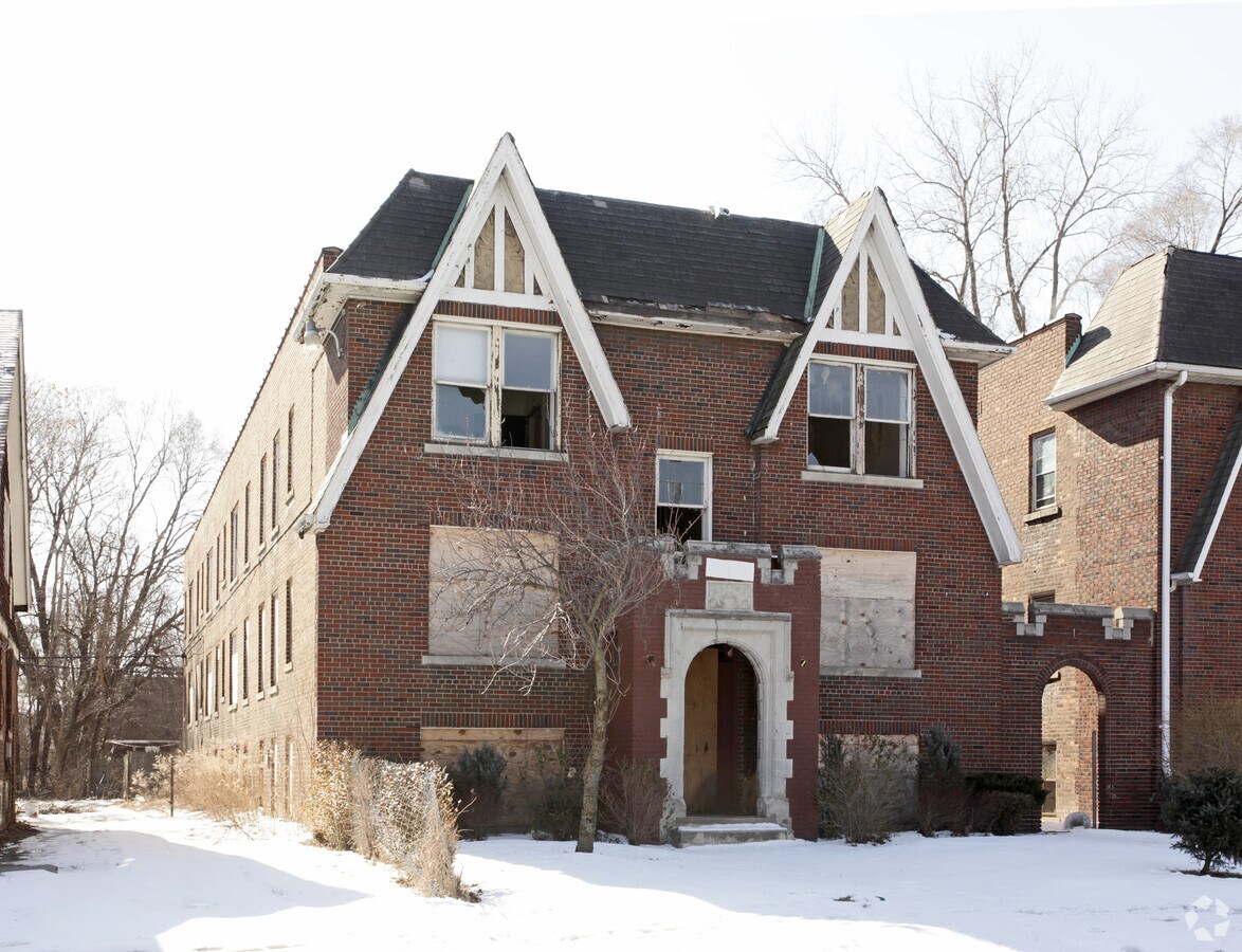 Photo - Longview Apartments