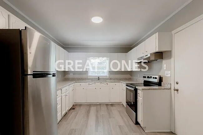 Photo - 142 Briardale Ave