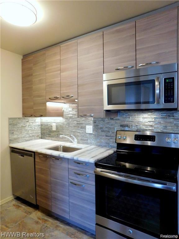 805 Plate St Unit 210