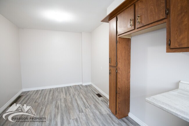 Photo - 18 Taylor Ave Unité 2