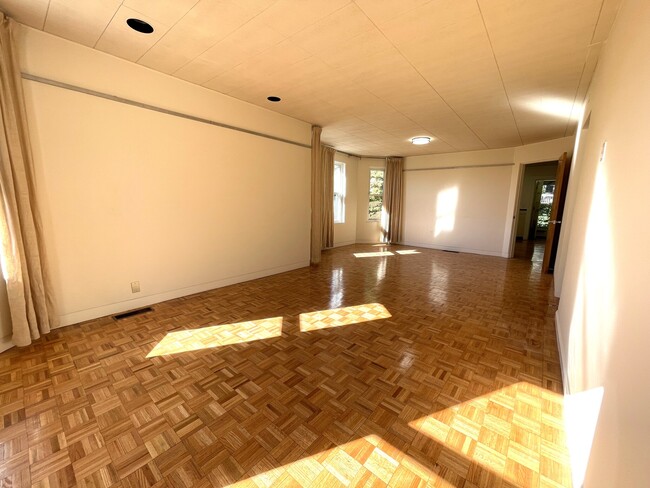 Photo - 10 Packard Ave Unit 10 Parckard Ave 2