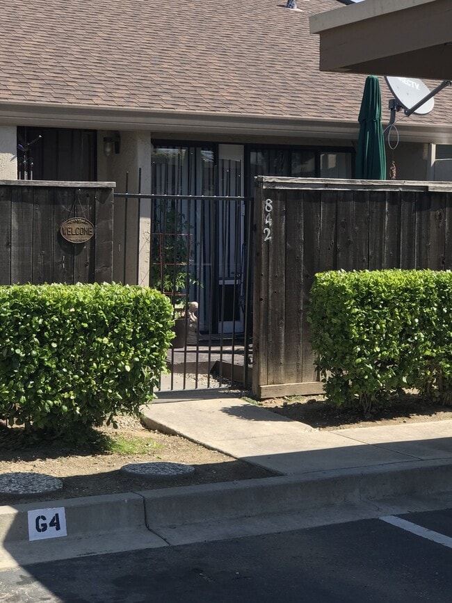 Great Condo in Gated Community - Great Condo in Gated Community