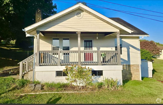 Building Photo - 715 Washington St Rental