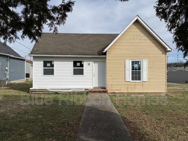 Building Photo - 1612 8th Ave