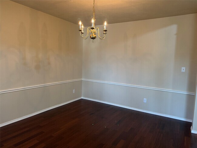 Photo - 7218 Broadelm Dr