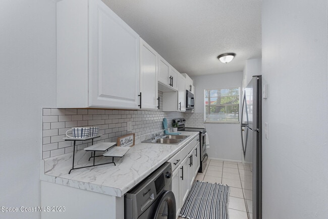 Photo - 1734 Avocado Ave Unidad 6