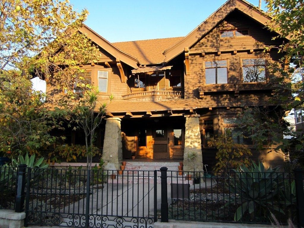 Photo - 2618 Kenwood Ave