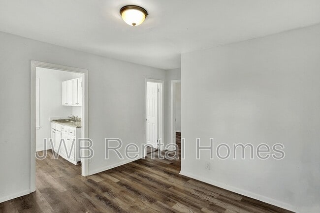 Photo - 1547 Francis St