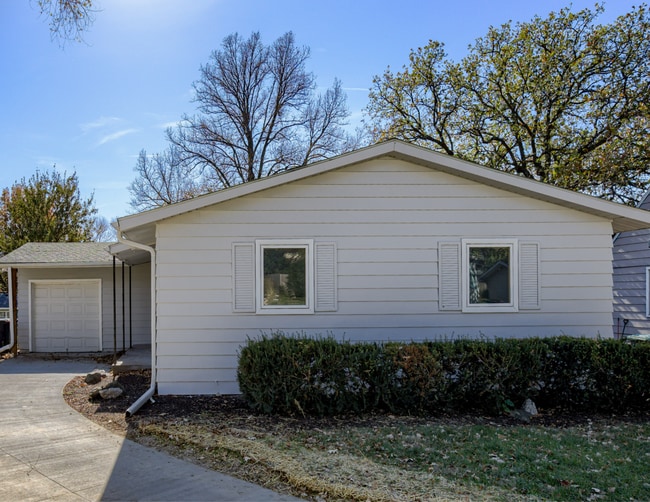 Building Photo - 8061 Arbor St