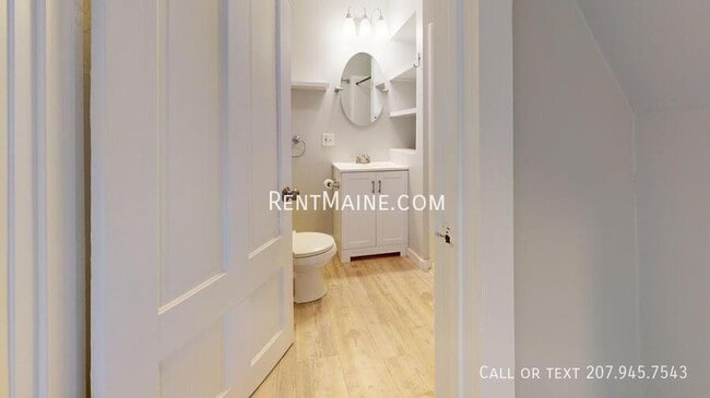 Photo - 454 S Main St Unidad B