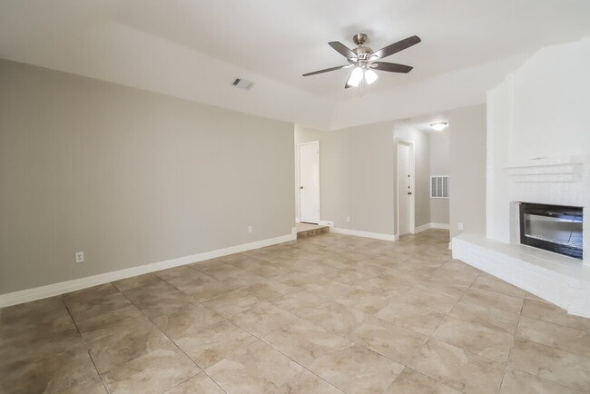 Photo - 1235 Park Ln
