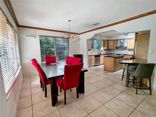 Photo - 6140 Pine Tree Dr