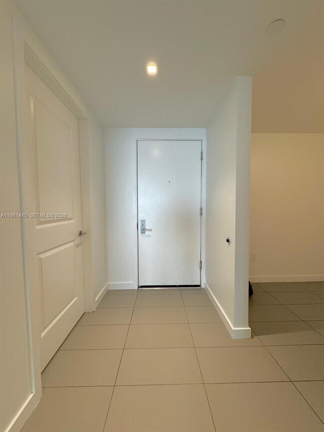 Photo - 1600 NE 1st Ave Unidad 3511