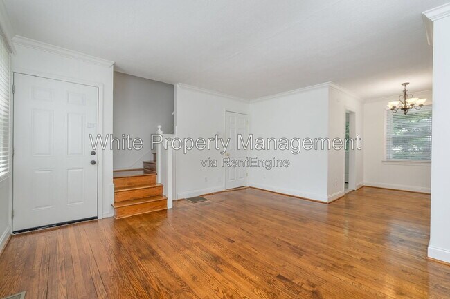Photo - 564 Wakefield Dr Unit B