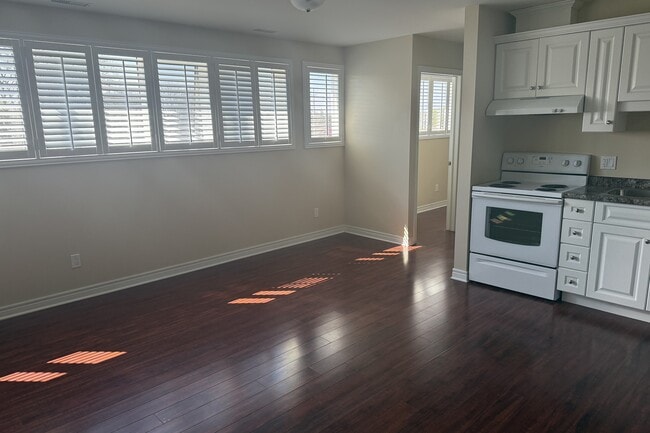 Photo - 320 Vine St