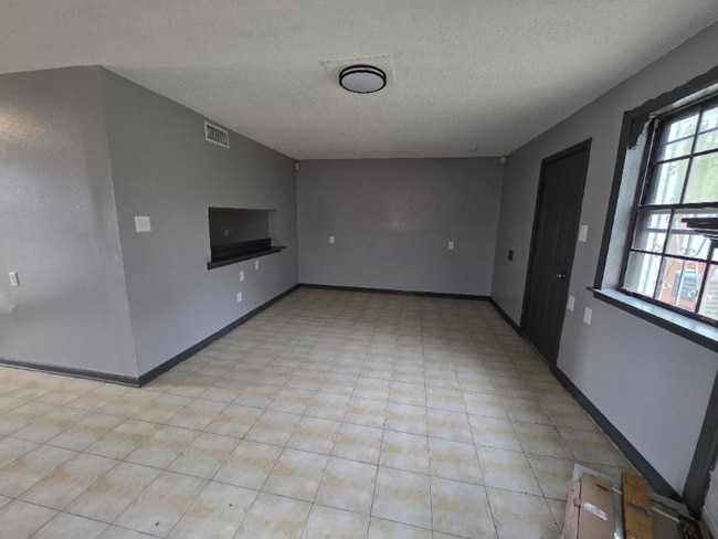 Photo - 7813 Star St